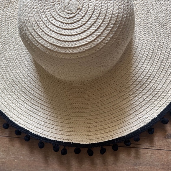J.Crew Straw Beach Sun Hat Wide Brim Floppy with Pom-Pom Trim One Size - Picture 4 of 5